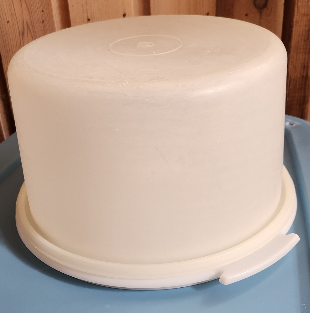 Vintage Tupperware White Cake Storage